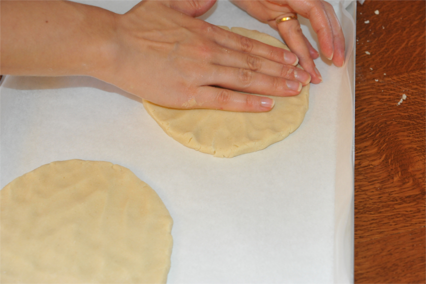 Gluten-free Scottish Shortbread: Shaping the Roundels